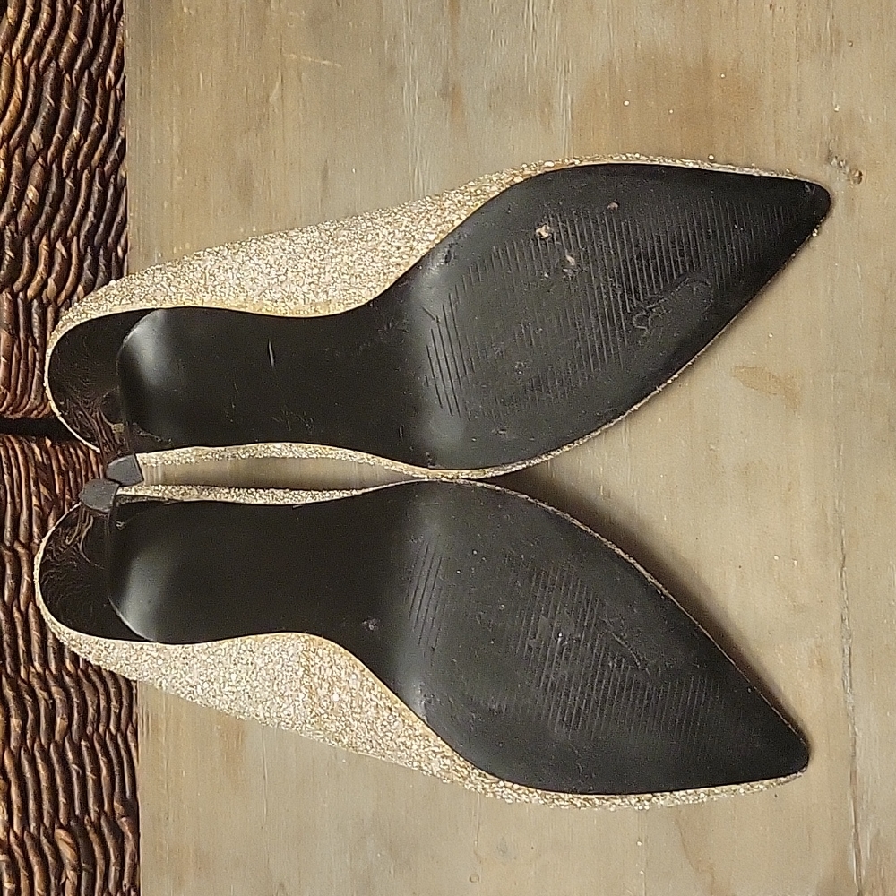 Carlos By Carlos Santana Posy Pointed Toe Pump, G… - image 3